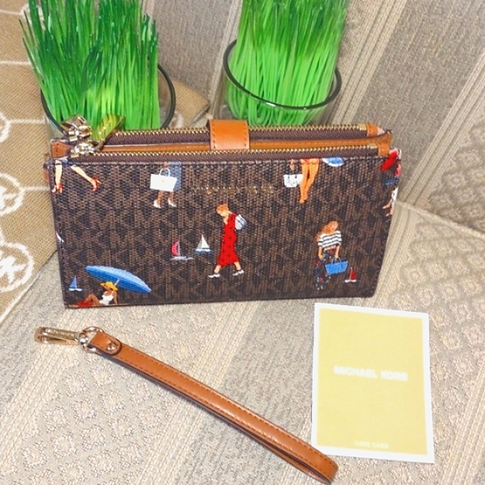 Michael Kors Sailor Woman Jet Set Travel Wallet - Picture 16 of 16